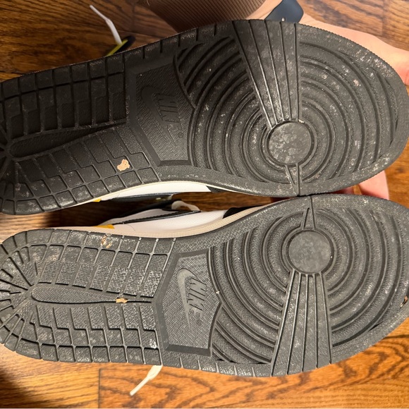 Air Jordan Retro 1 ‘Volt’ Sz 11 - Picture 9 of 10